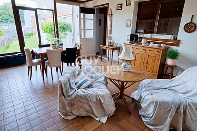 Maison - 159 m² - 9 pièces