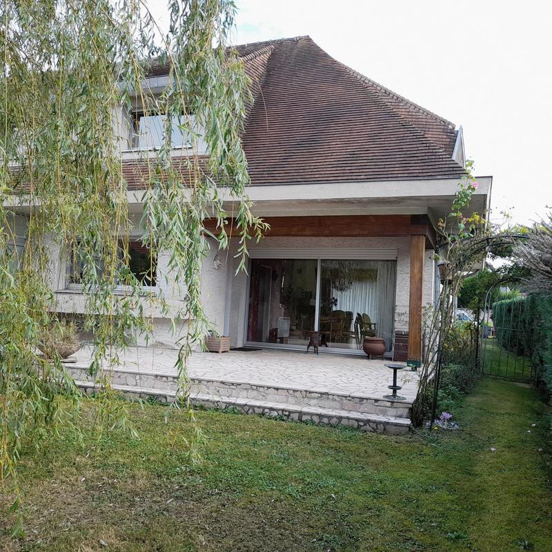 Maison - 145 m² - 6 pièces