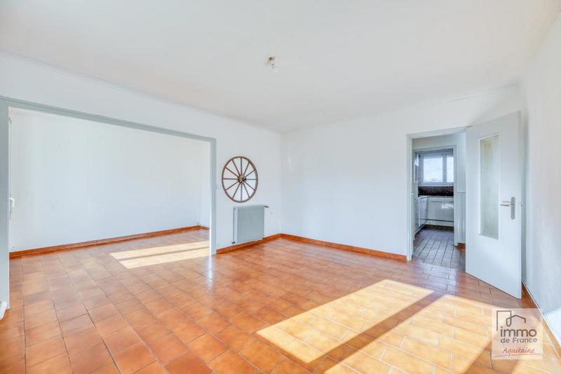 Appartement - 80 m² - 5 pièces