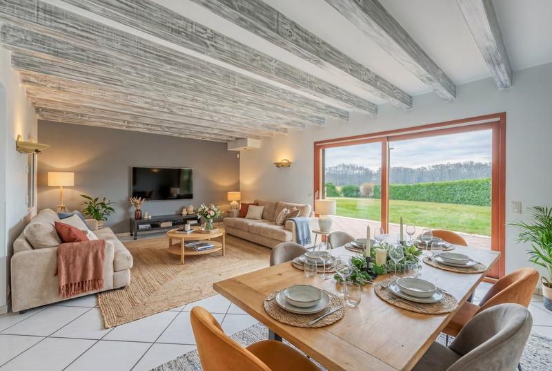 Maison - 230 m² - 7 pièces