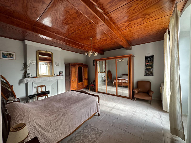 Maison - 266 m² - 8 pièces