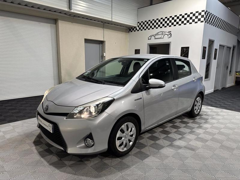 Toyota Yaris France 1.5 VVTi 16v Hsd Hybrid 100h E-Cvt 75 cv Boîte auto