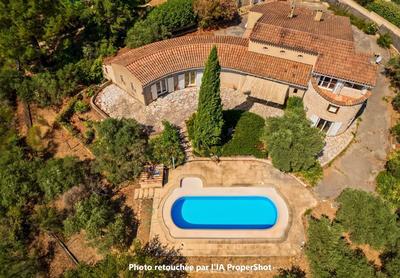 Maison - 210 m² - 5 pièces