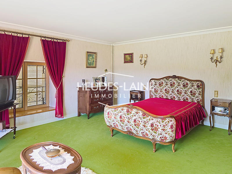 Maison - 310 m² - 11 pièces