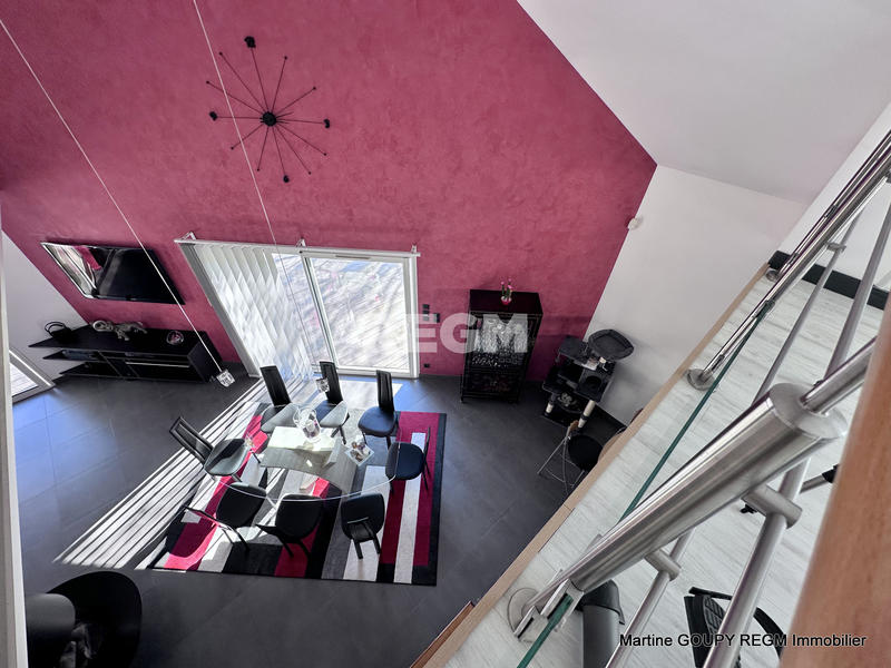 Propriété - 200 m² - 8 pièces