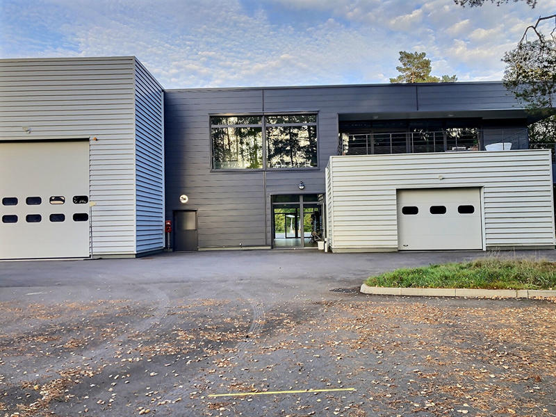Local d'activité / Entrepôt - 1 166 m²