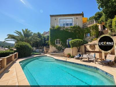 Maison - 180 m² - 6 pièces