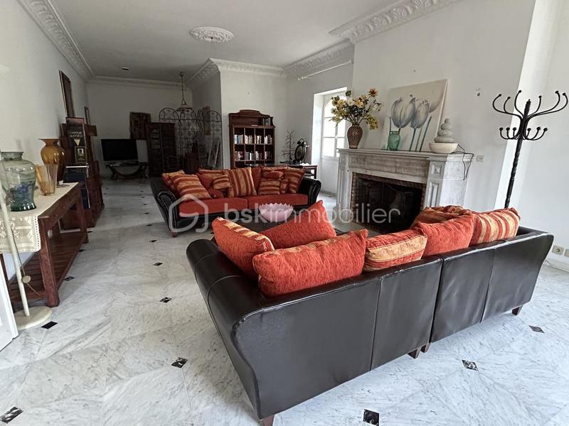 Propriété - 332 m² - 8 pièces