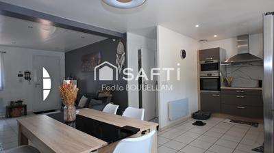 Maison - 94 m² - 5 pièces