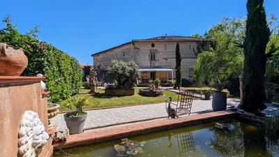 Maison - 222 m² - 6 pièces