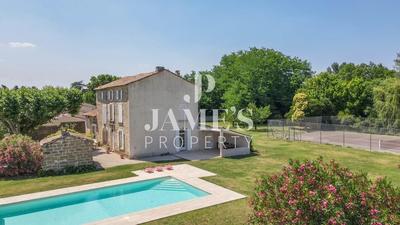 Maison - 350 m² - 8 pièces