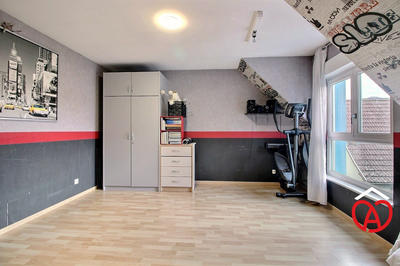 Maison - 216 m² - 7 pièces