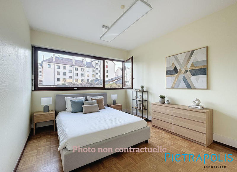 Appartement - 111 m² - 5 pièces