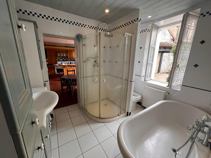 Maison - 140 m² - 7 pièces