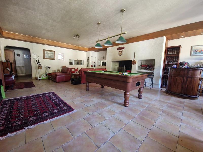 Appartement - 196 m² - 8 pièces