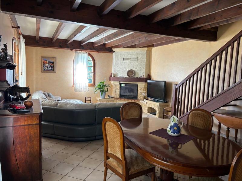 Propriété - 169 m² - 7 pièces