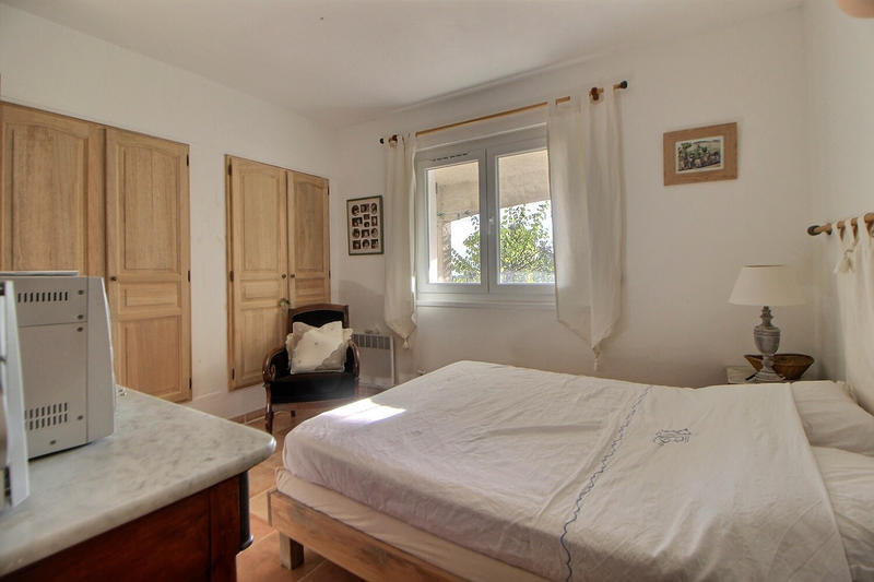 Maison - 220 m² - 6 pièces