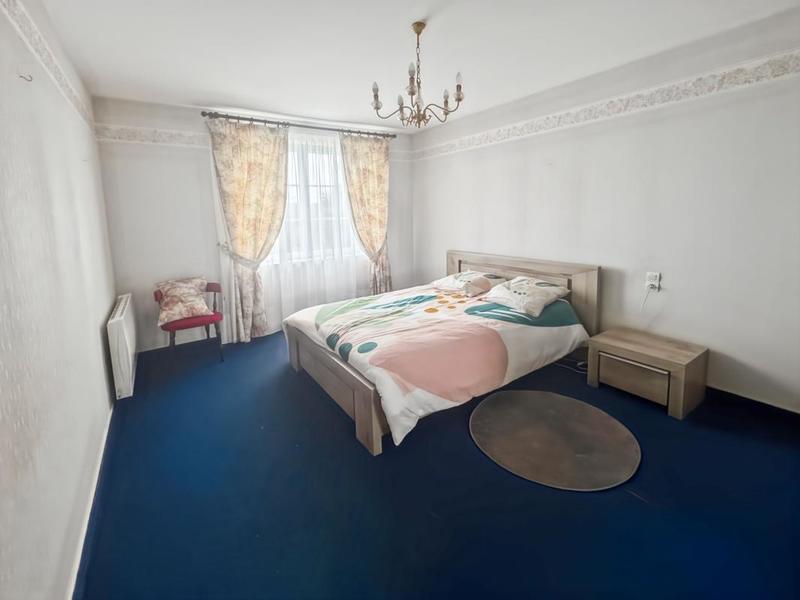 Propriété - 225 m² - 8 pièces