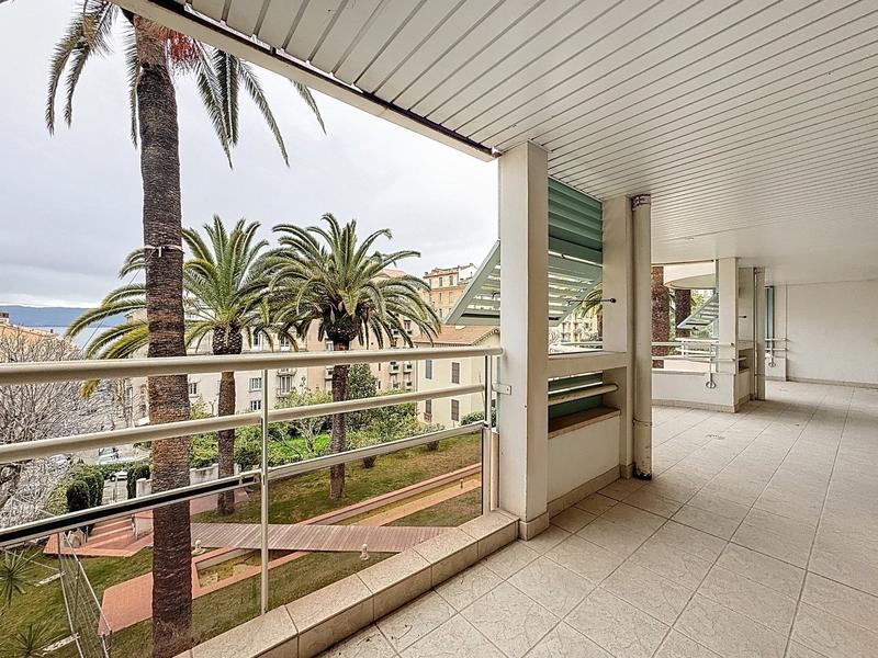 Appartement - 125 m² - 4 pièces