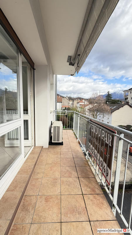 Appartement - 77 m² - 4 pièces