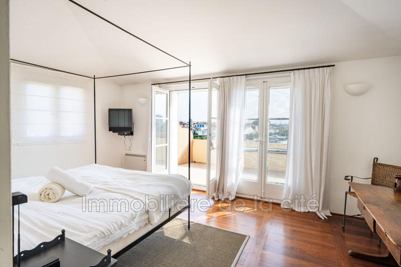 Maison - 225 m² - 5 pièces