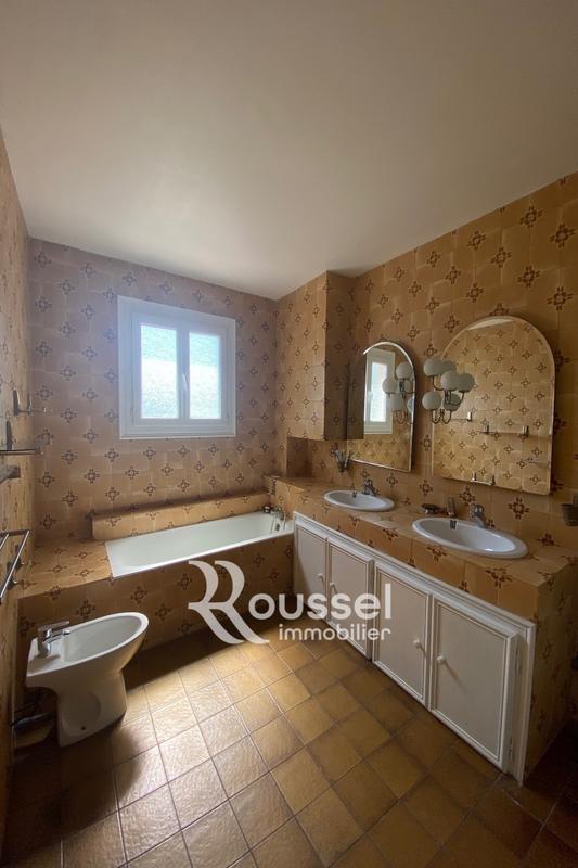 Villa - 203 m² - 7 pièces