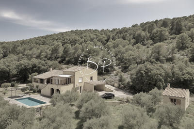 Maison - 166 m² - 4 pièces