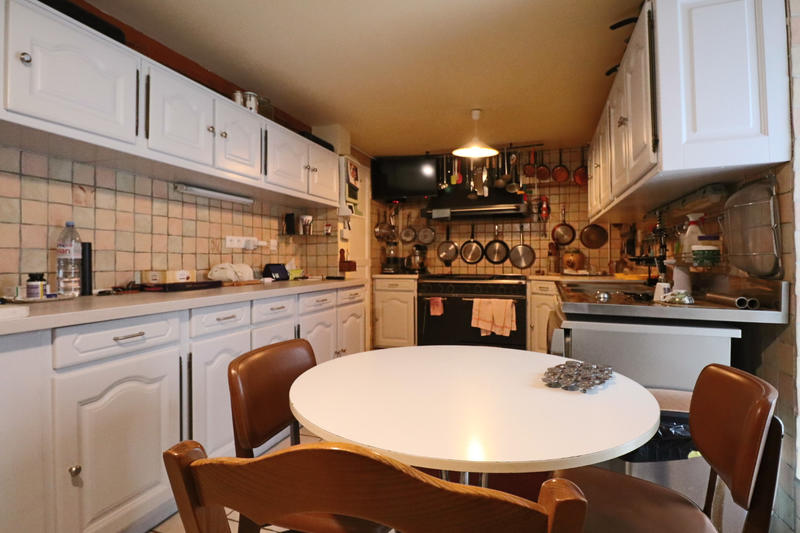 Propriété - 324 m² - 14 pièces