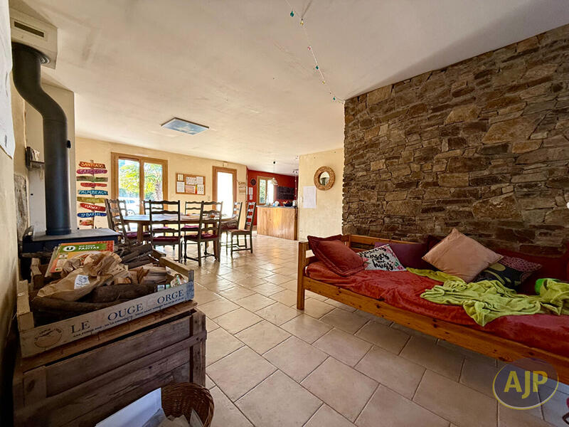 Maison - 165 m² - 8 pièces