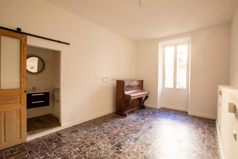 Appartement - 151 m² - 6 pièces