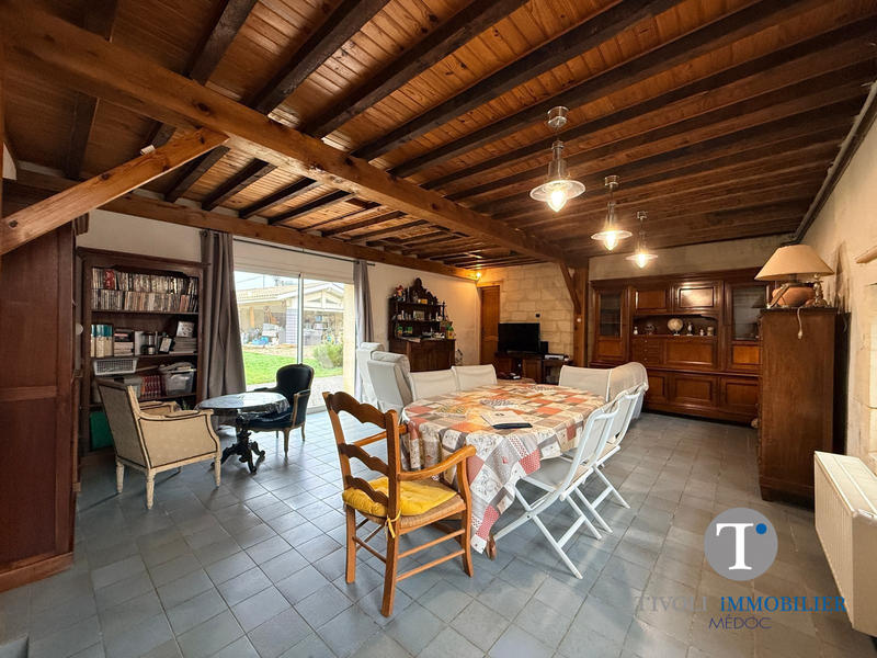 Maison - 225 m² - 9 pièces