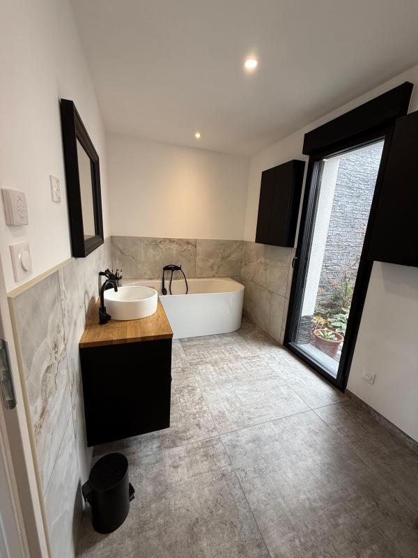 Maison - 237 m² - 8 pièces