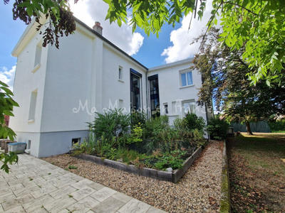 Maison - 350 m² - 13 pièces