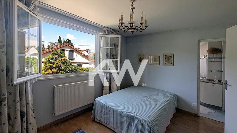 Maison - 179 m² - 7 pièces