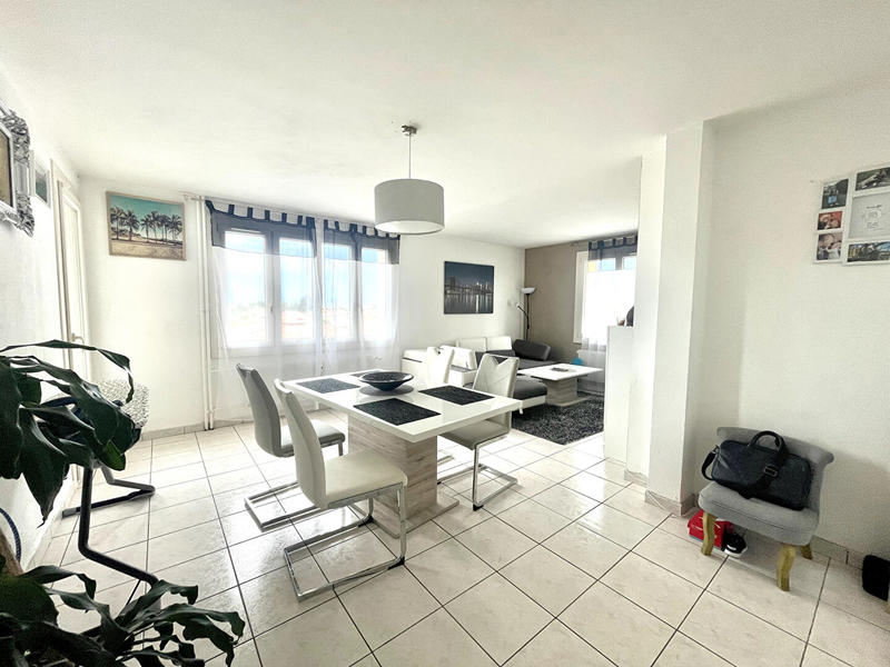 Appartement - 82 m² - 5 pièces