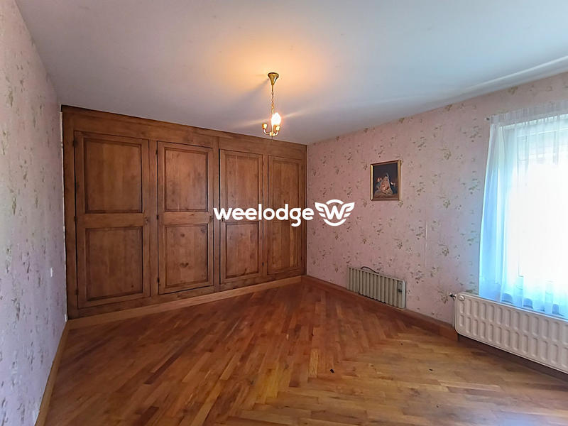 Maison - 140 m² - 9 pièces