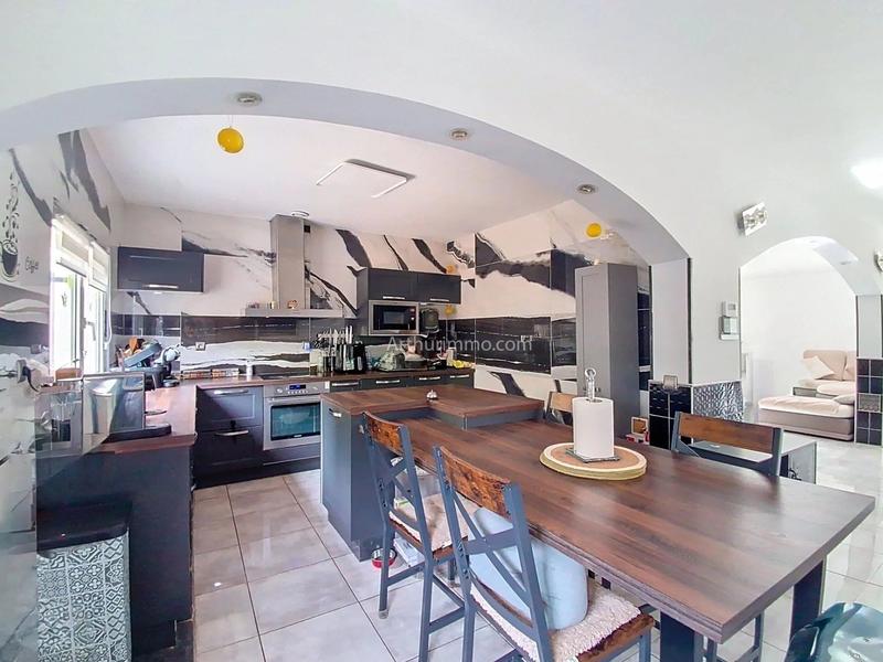 Maison - 136 m² - 7 pièces