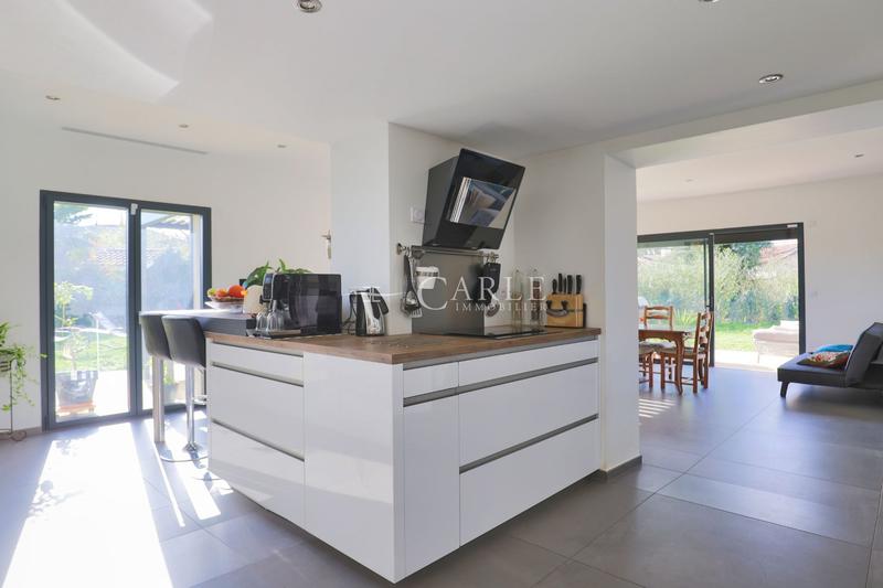 Villa - 197 m² - 7 pièces