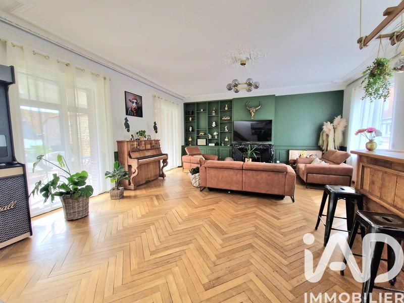Maison - 267 m² - 10 pièces