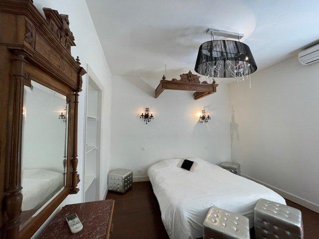 Château - 2 000 m² - 20 pièces