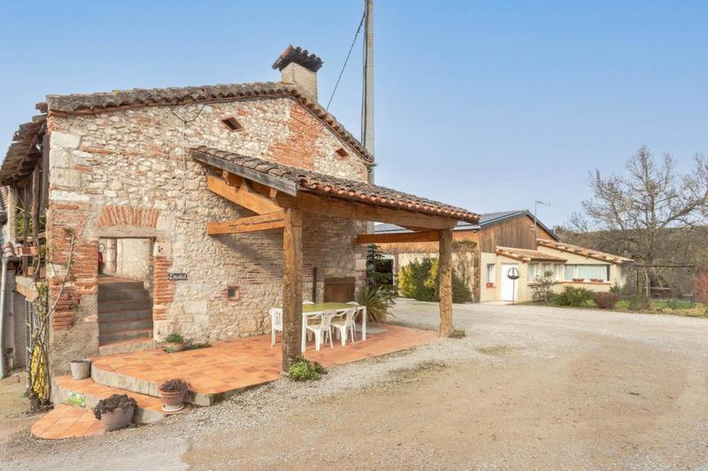 Propriété - 374 m² - 15 pièces