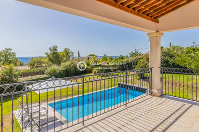 Demeure - 220 m² - 6 pièces