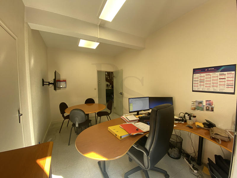 Local commercial - 118 m² - 5 pièces