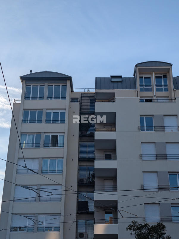 Duplex - 97 m² - 6 pièces