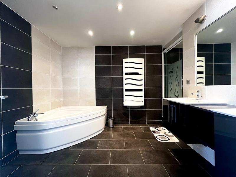 Appartement - 97 m² - 4 pièces