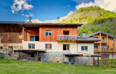 Propriété - 195 m² - 4 pièces