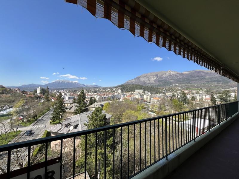 Appartement - 112 m² - 6 pièces