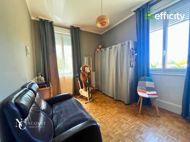 Maison - 275 m² - 7 pièces