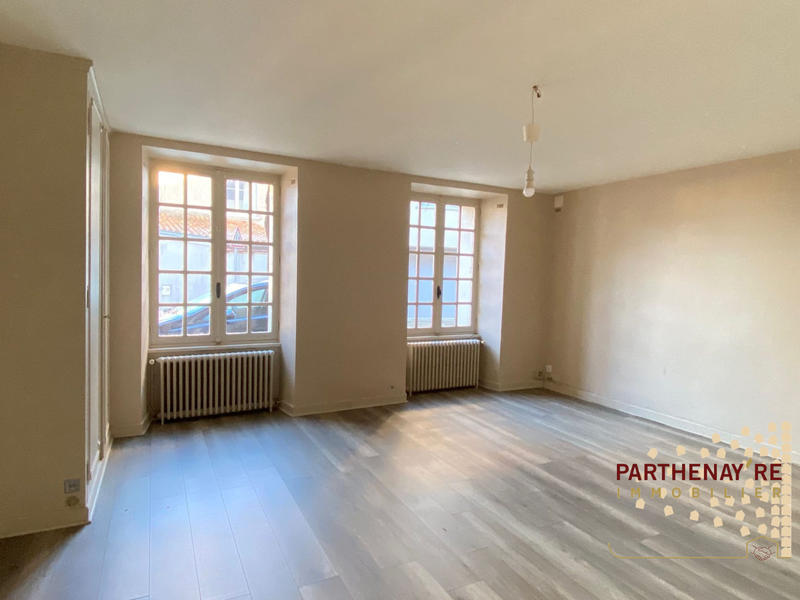 Maison - 220 m² - 8 pièces