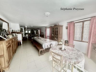 Corps de ferme - 300 m² - 10 pièces